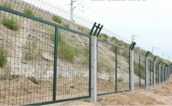 鐵路、公路、橋梁護(hù)欄網(wǎng)與隔離柵 安平縣鑫巖廠家推薦產(chǎn)品選購(gòu)指南